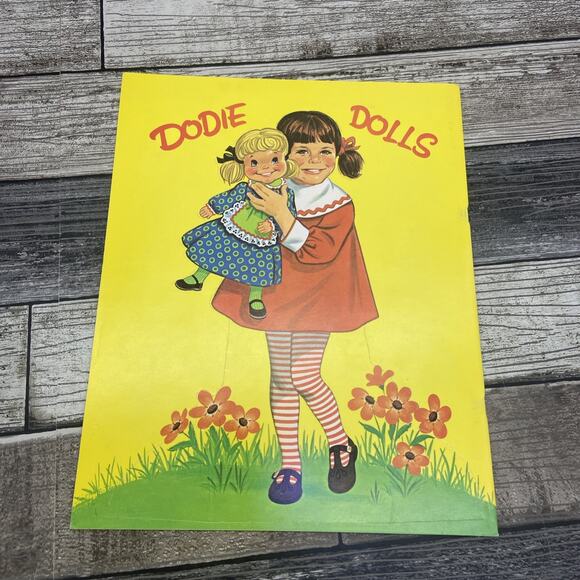 Vintage 1971 DODIE - MY THREE SONS PAPER DOLL BOOK {102} - Picture 7 of 8